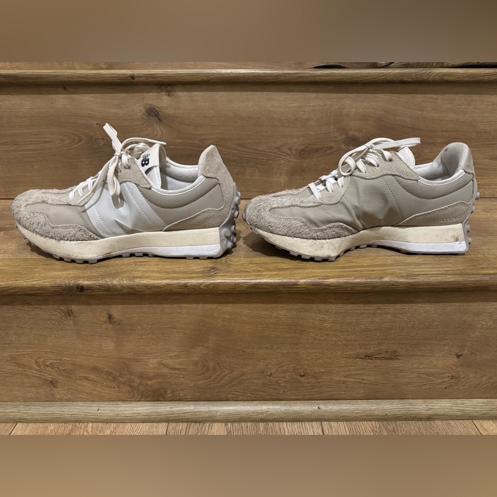 Used but great condition New Balance 327 women’s 8.5 - Picture 3 of 6